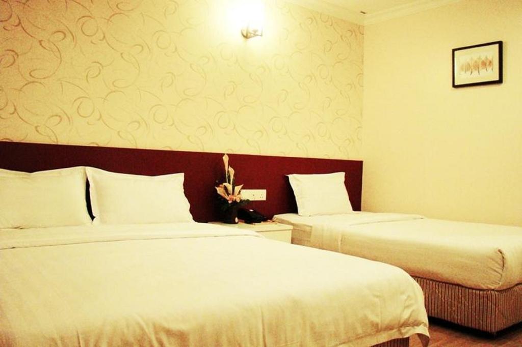 Adel Hotel Putatan Rum bild